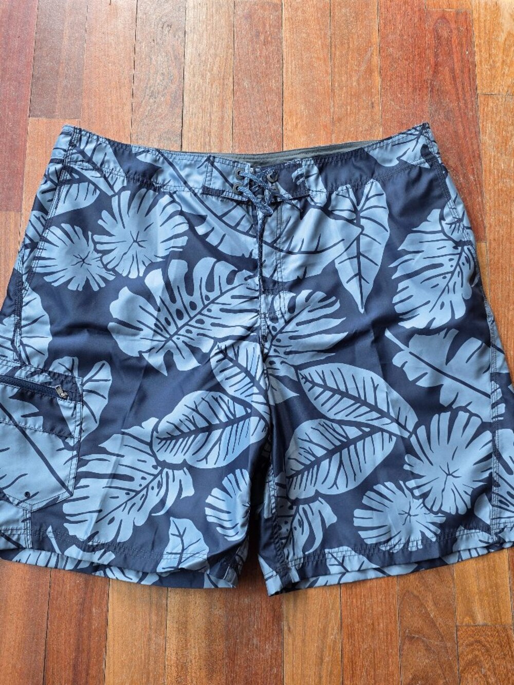 Columbia Tropical Print Swim Trunks Big & Tall Size 44